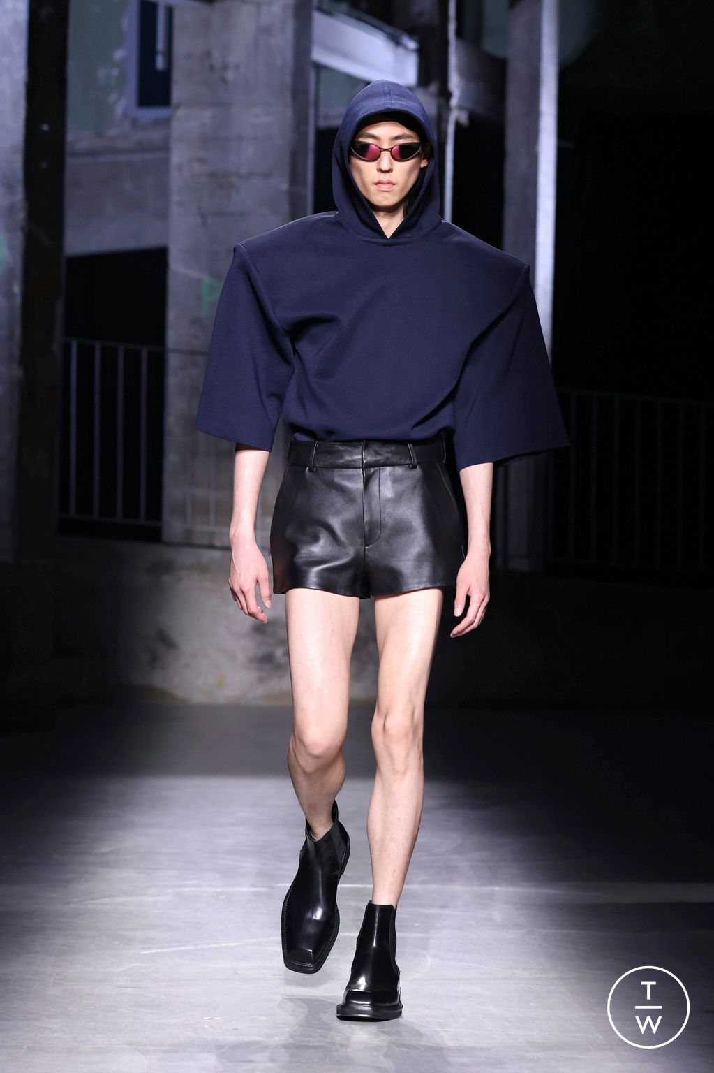 Fashion Week Paris Spring-Summer 2025 look 20 de la collection Juun.J menswear