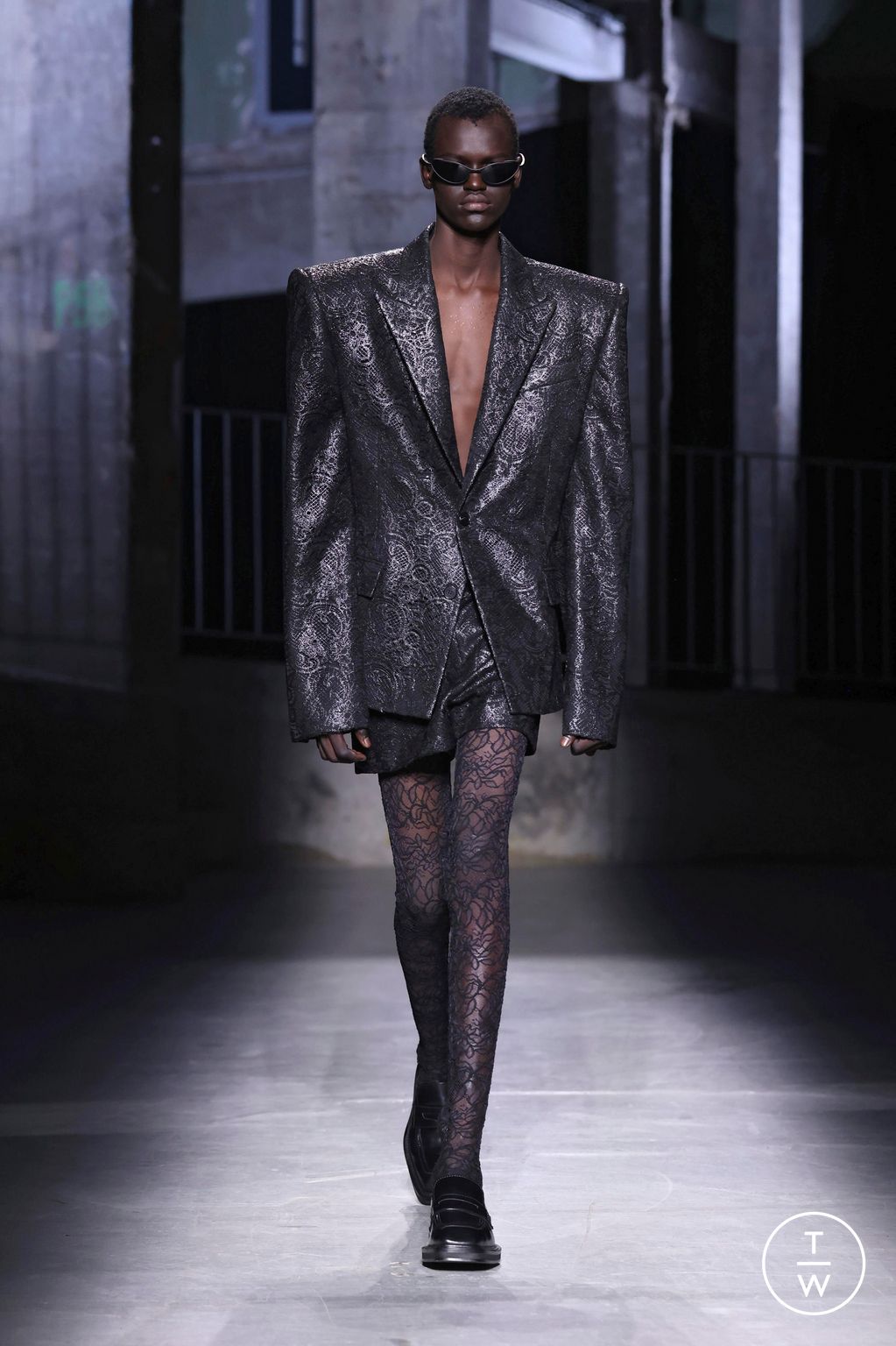 Fashion Week Paris Spring-Summer 2025 look 25 from the Juun.J collection menswear