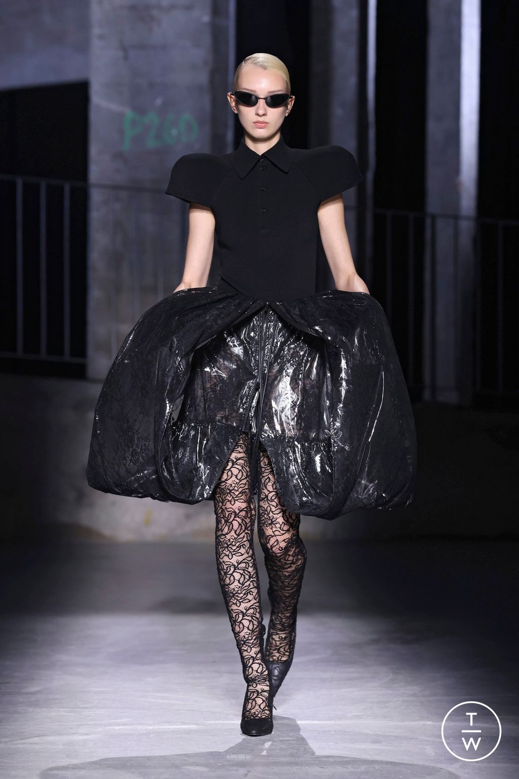 Fashion Week Paris Spring/Summer 2025 look 34 from the Juun.J collection 男装