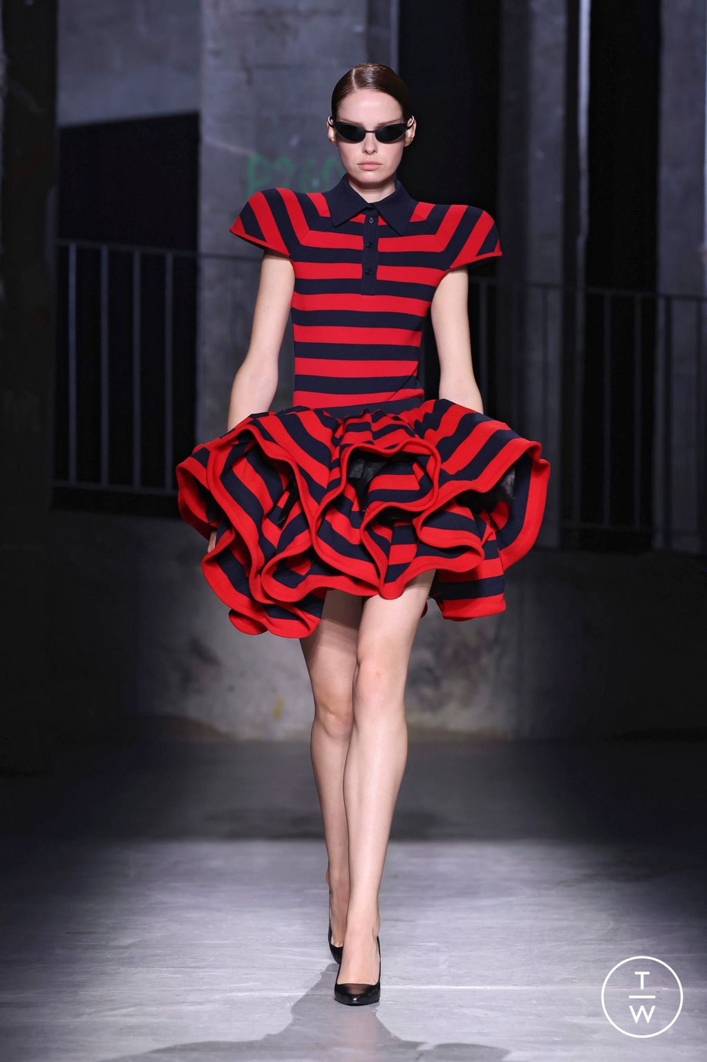 Fashion Week Paris Spring/Summer 2025 look 38 from the Juun.J collection 男装