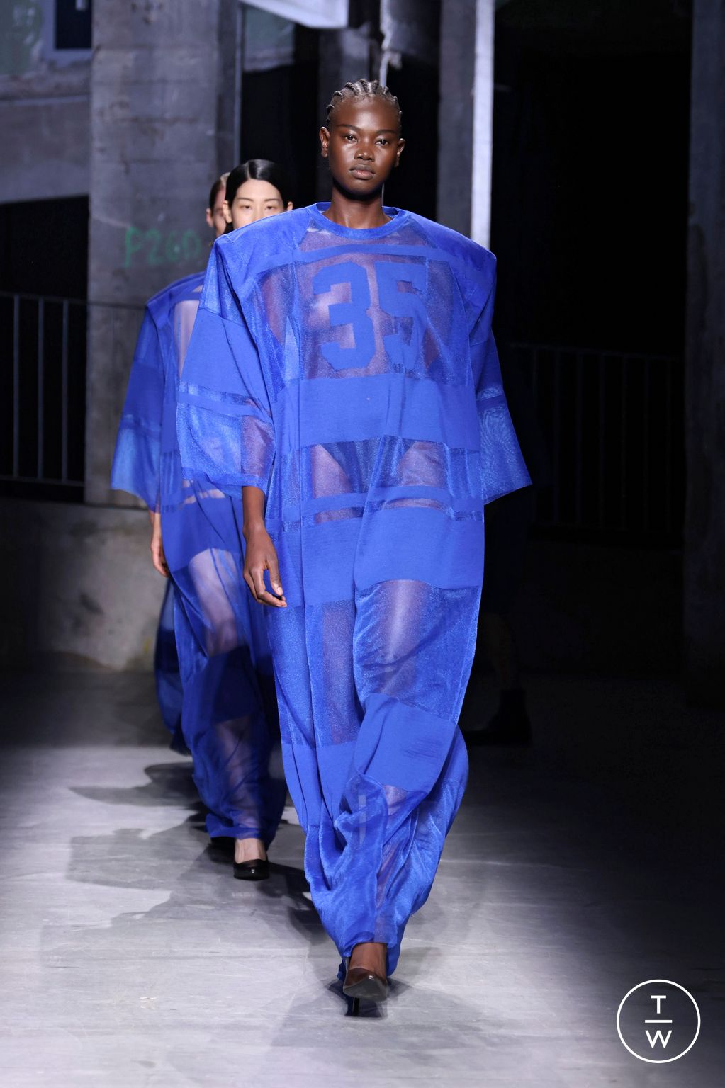Fashion Week Paris Spring/Summer 2025 look 40 from the Juun.J collection 男装