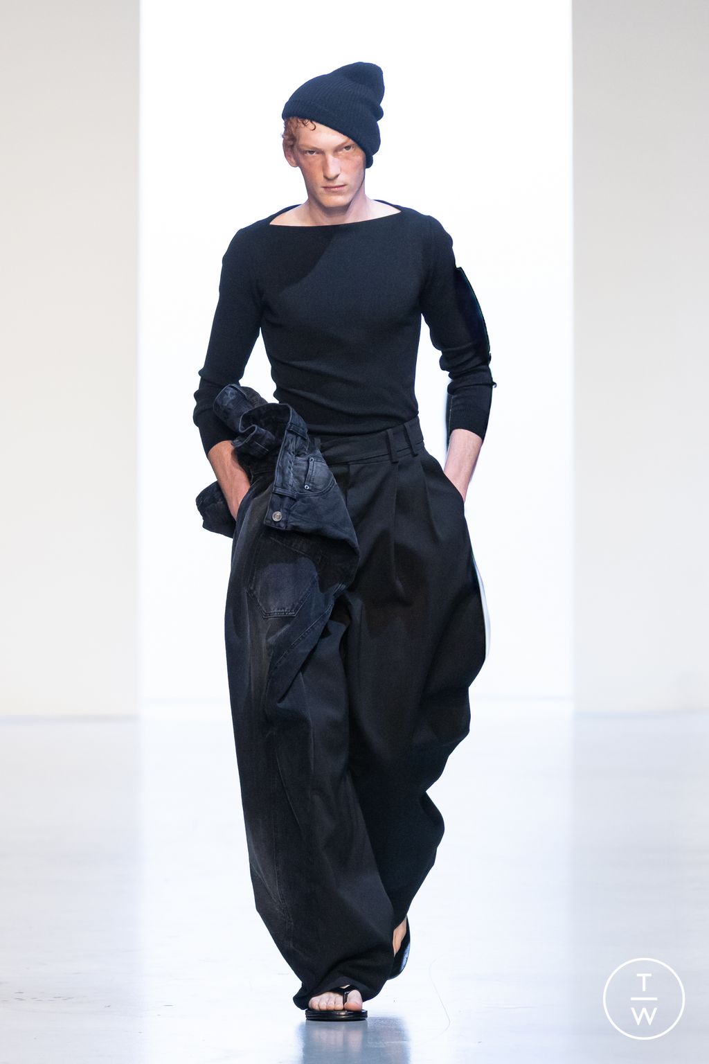 Fashion Week Paris Spring/Summer 2026 look 7 de la collection Juun.J menswear