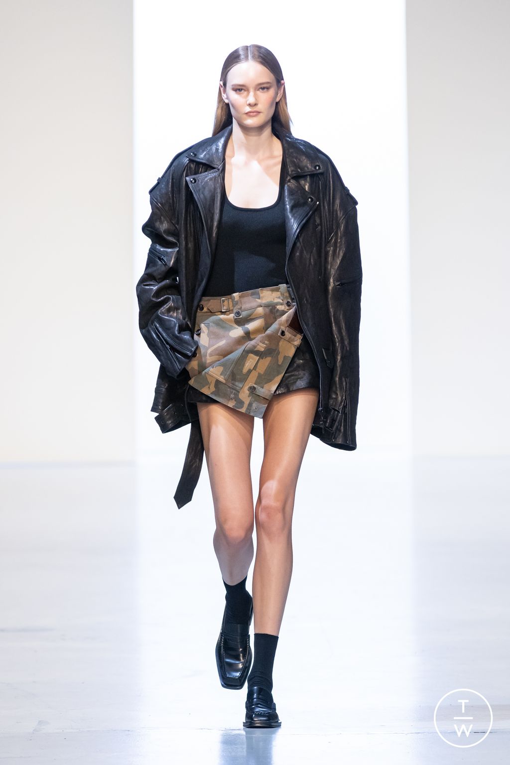 Fashion Week Paris Spring/Summer 2026 look 22 de la collection Juun.J menswear