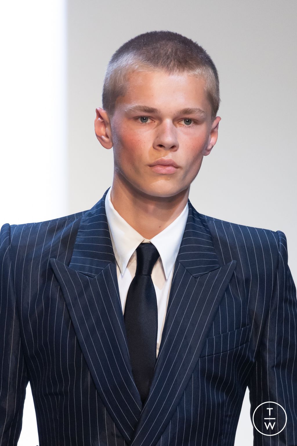 Fashion Week Paris Spring/Summer 2026 look 5 from the Juun.J collection menswear accessories