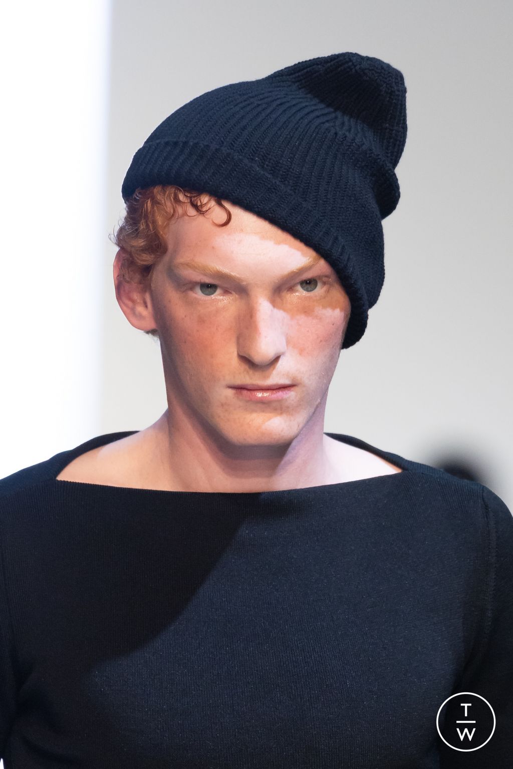 Fashion Week Paris Spring/Summer 2026 look 9 from the Juun.J collection 男装配饰