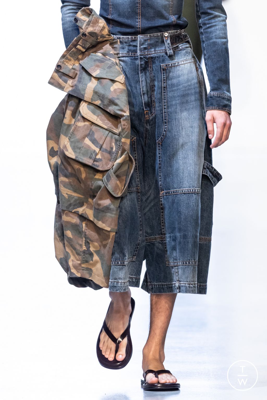Fashion Week Paris Spring/Summer 2026 look 21 from the Juun.J collection menswear accessories