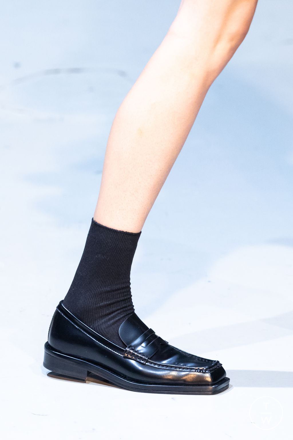 Fashion Week Paris Spring/Summer 2026 look 29 from the Juun.J collection 男装配饰