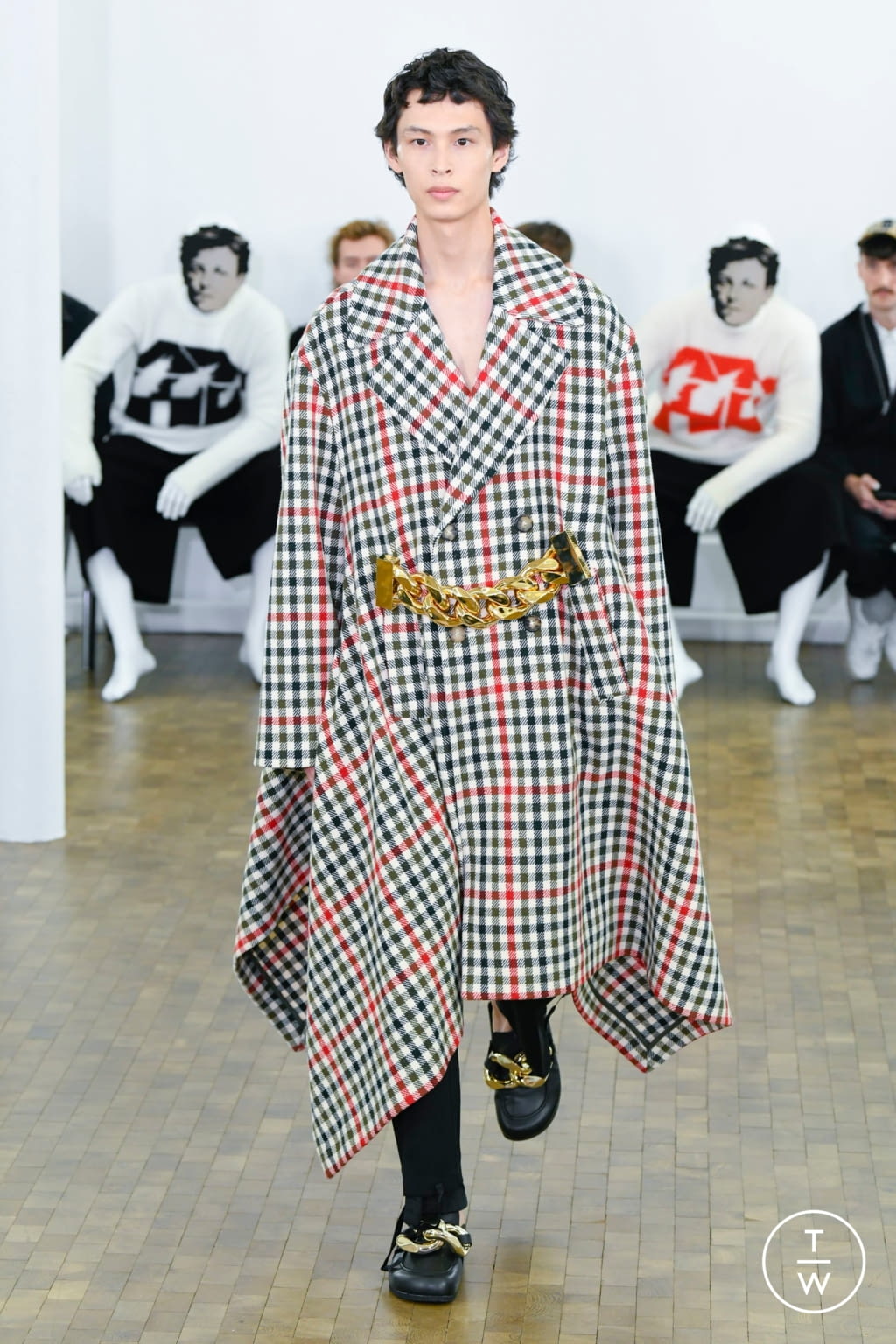 Fashion Week Paris Fall/Winter 2020 look 1 de la collection JW Anderson menswear