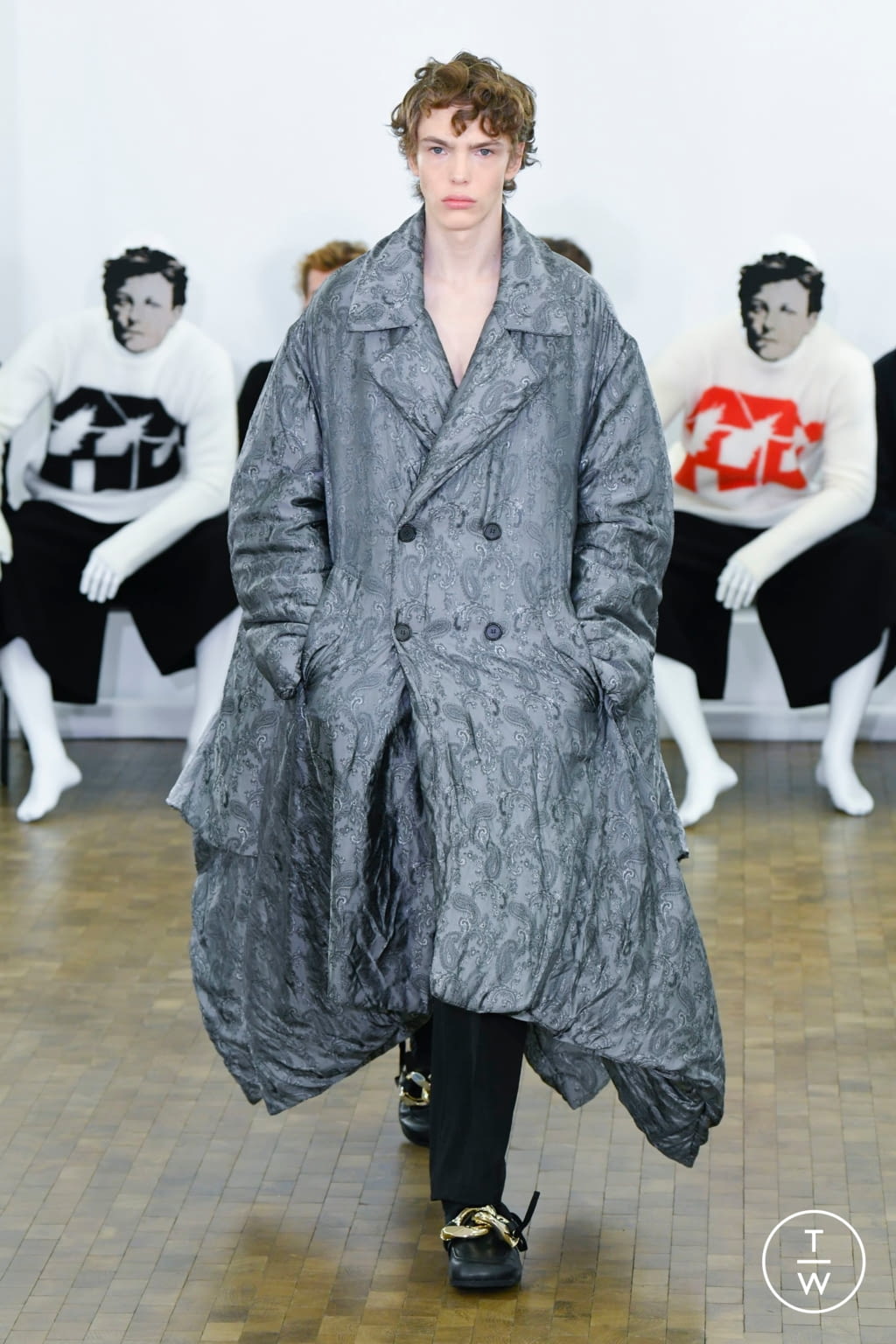 Fashion Week Paris Fall/Winter 2020 look 11 from the JW Anderson collection menswear