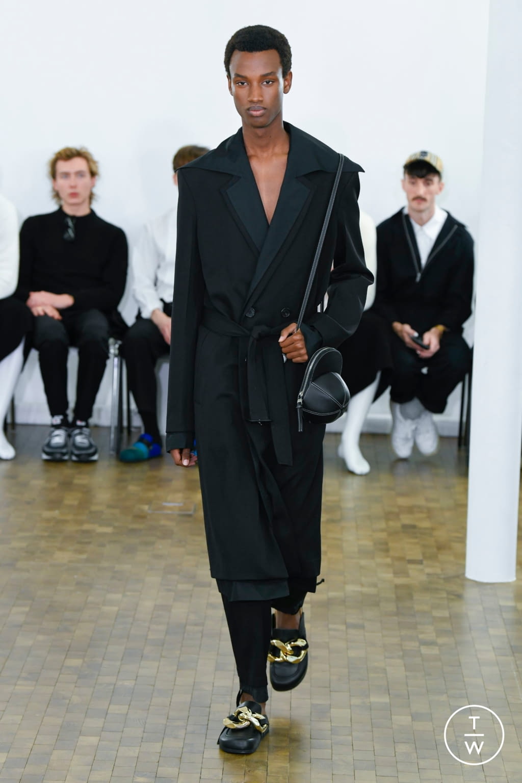 Fashion Week Paris Fall/Winter 2020 look 23 from the JW Anderson collection menswear