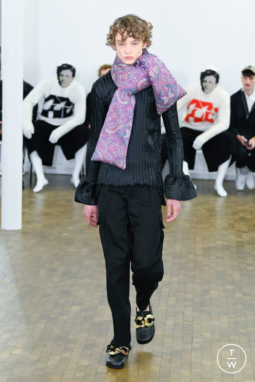 Fashion Week Paris Fall/Winter 2020 look 28 from the JW Anderson collection 男装
