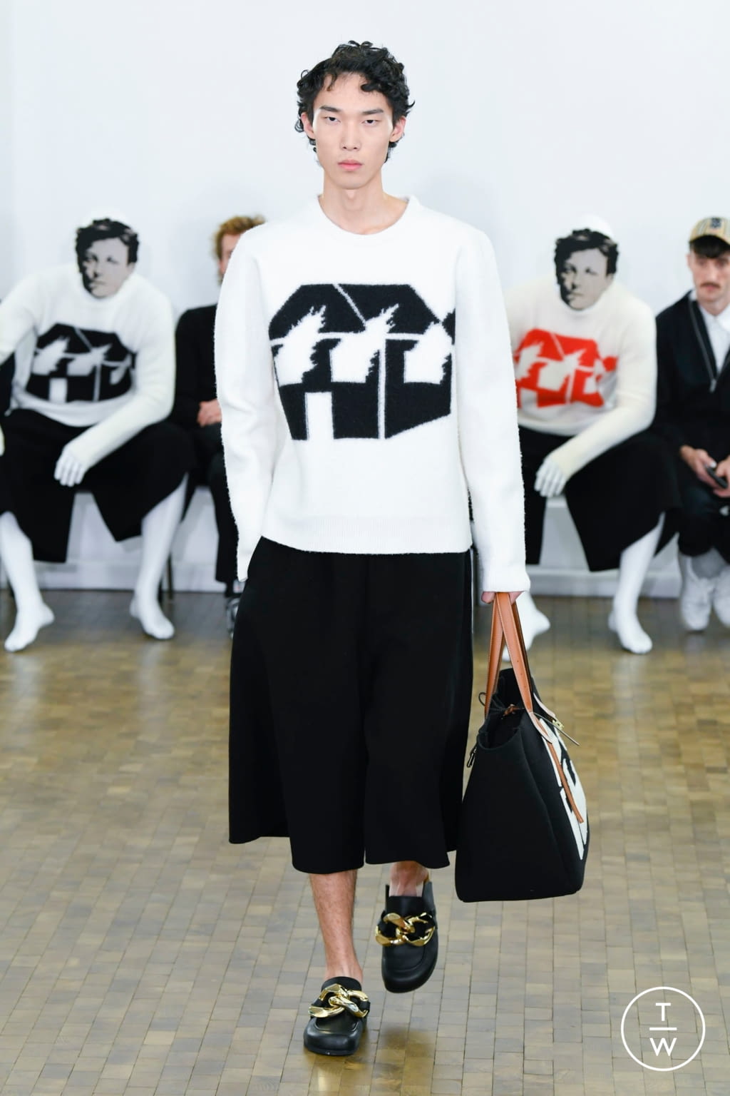 Fashion Week Paris Fall/Winter 2020 look 33 from the JW Anderson collection 男装