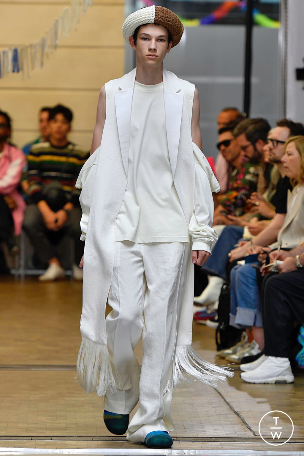 Fashion Week Paris Spring/Summer 2020 look 21 from the JW Anderson collection menswear