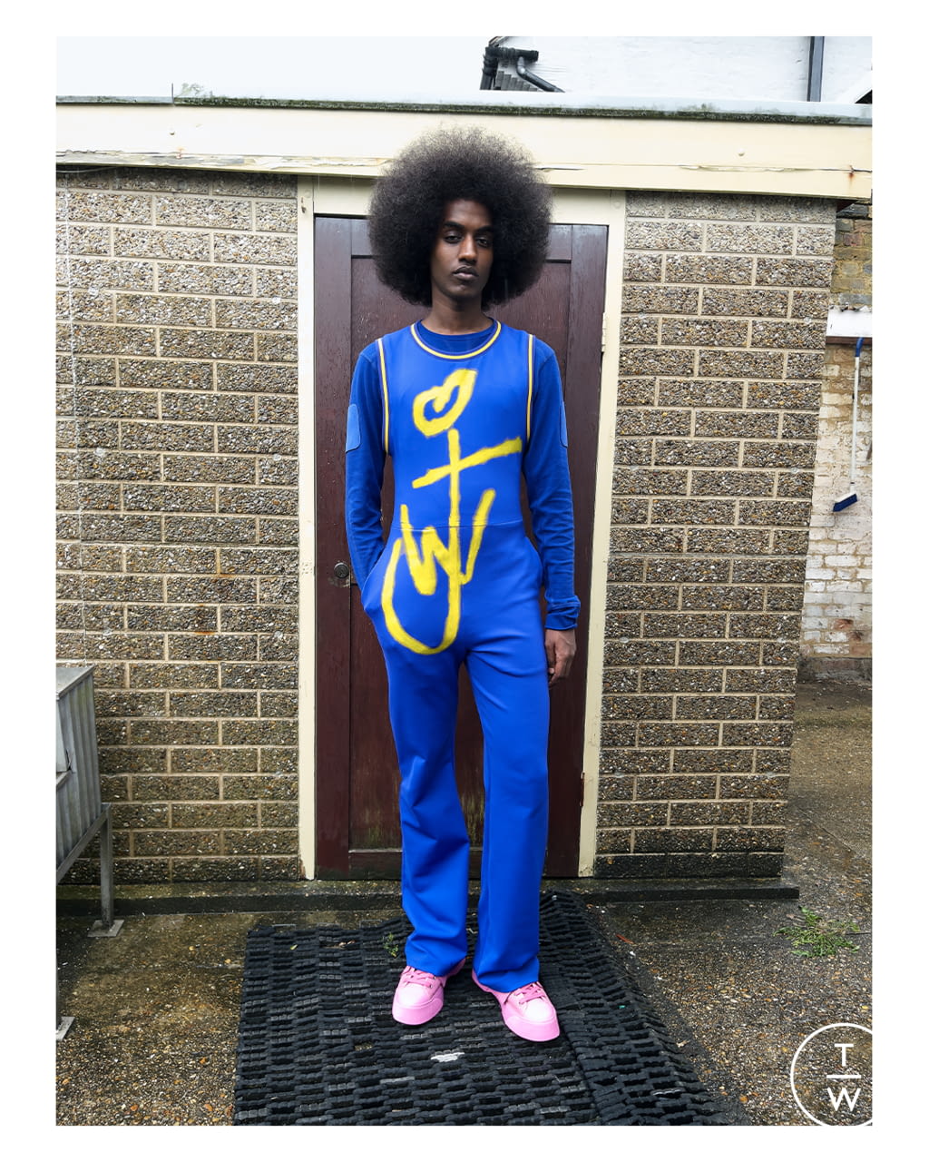 Fashion Week Paris Spring/Summer 2022 look 24 from the JW Anderson collection menswear