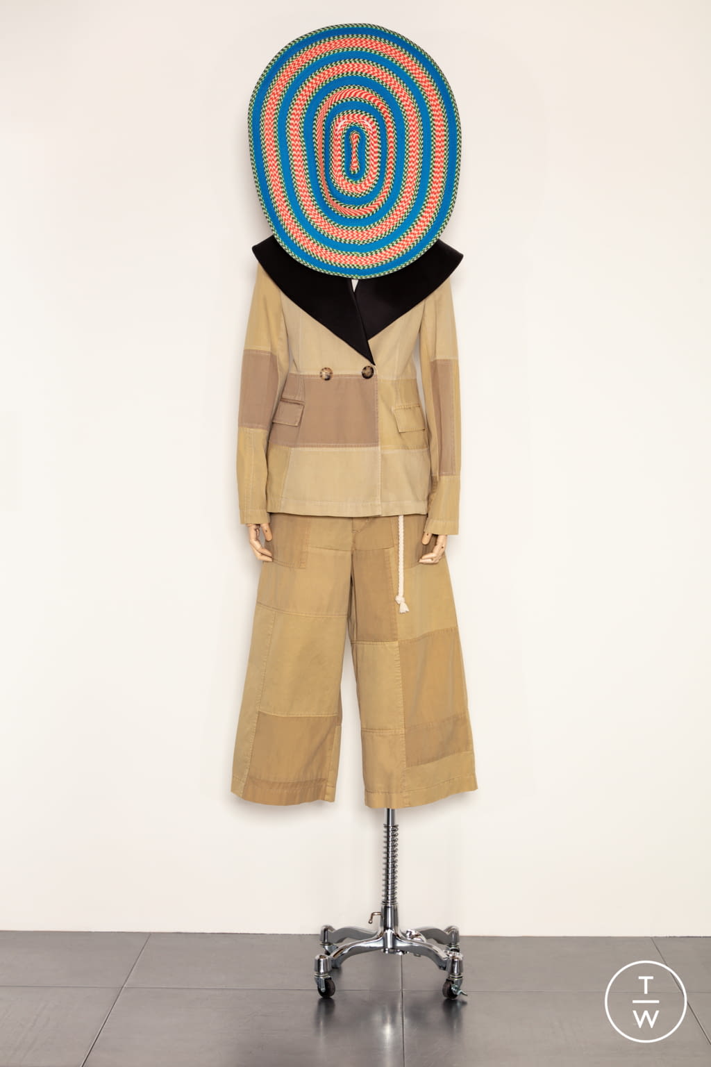 Fashion Week London Resort 2021 look 18 from the JW Anderson collection womenswear