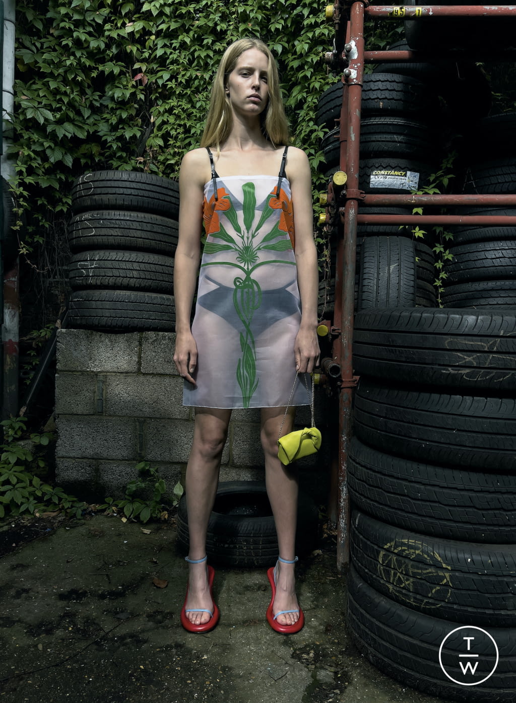Fashion Week London Spring/Summer 2022 look 25 from the JW Anderson collection 女装