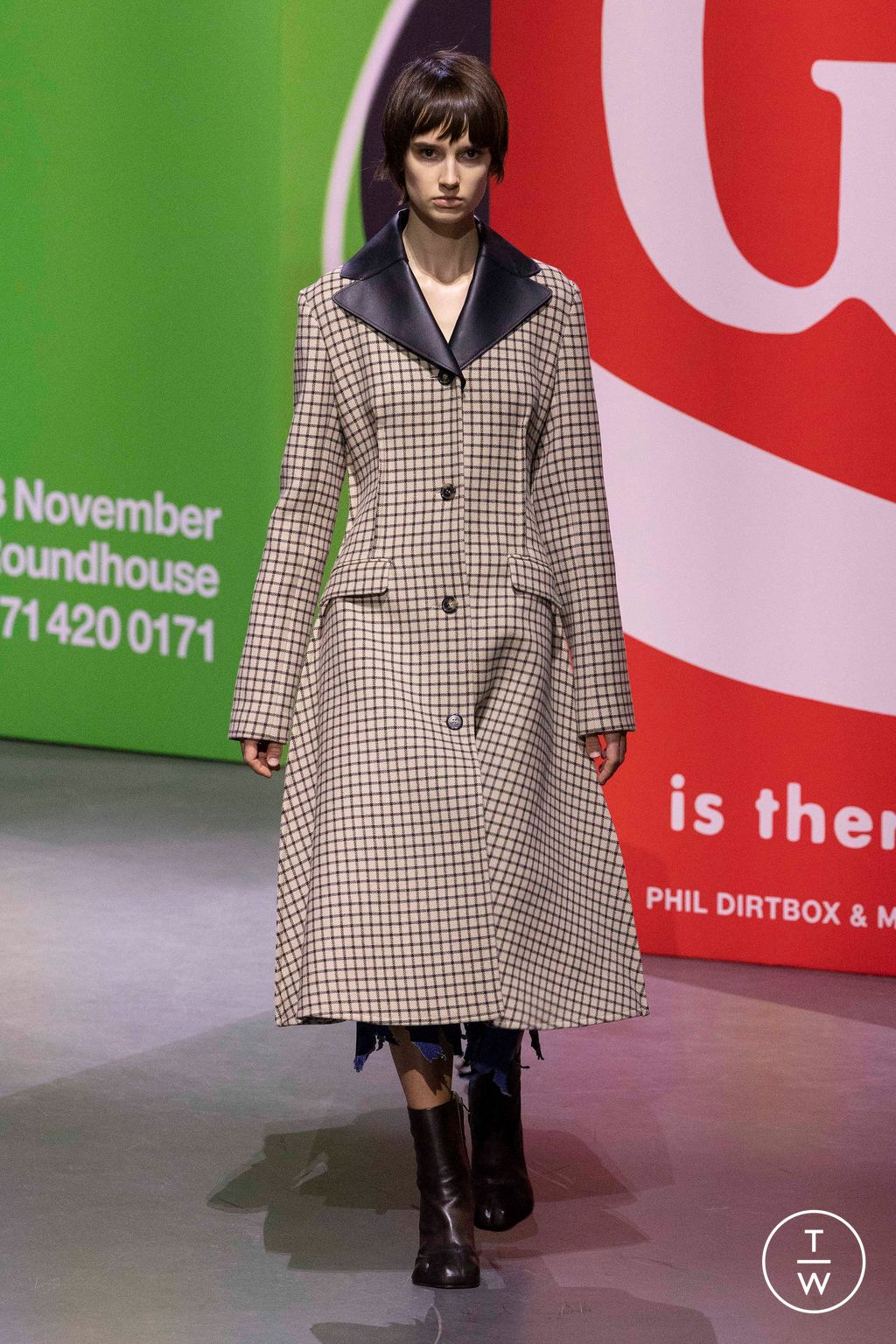 Fashion Week London Fall/Winter 2023 look 11 from the JW Anderson collection womenswear