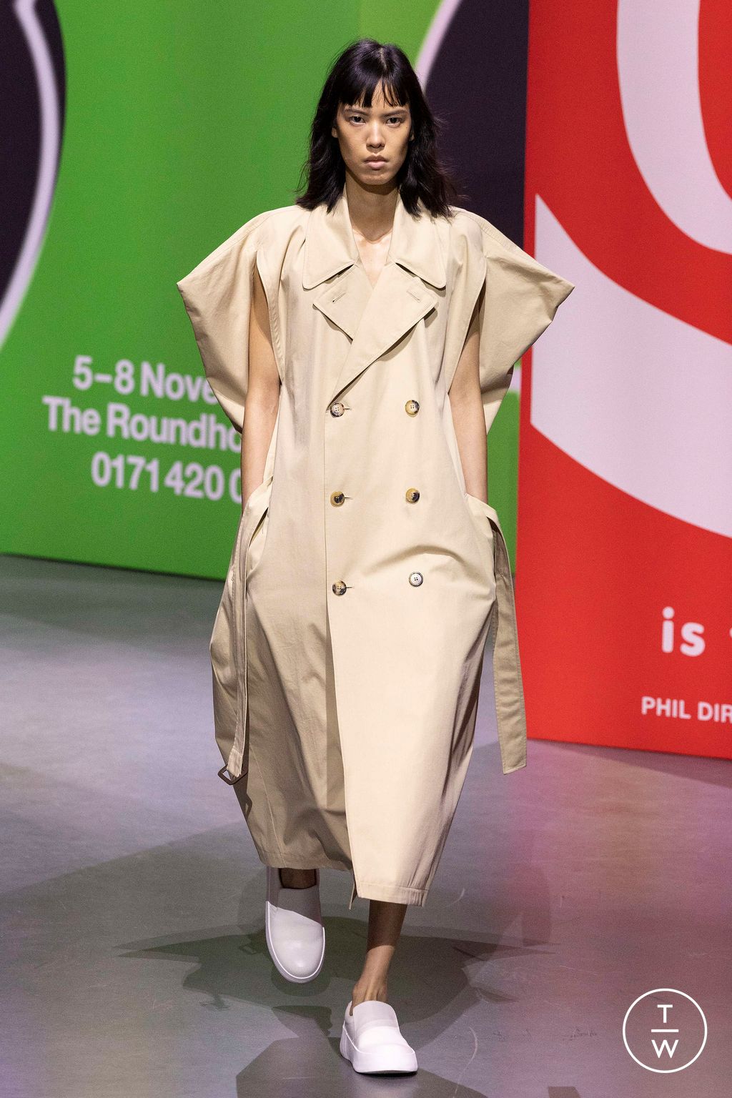 Fashion Week London Fall/Winter 2023 look 21 from the JW Anderson collection womenswear