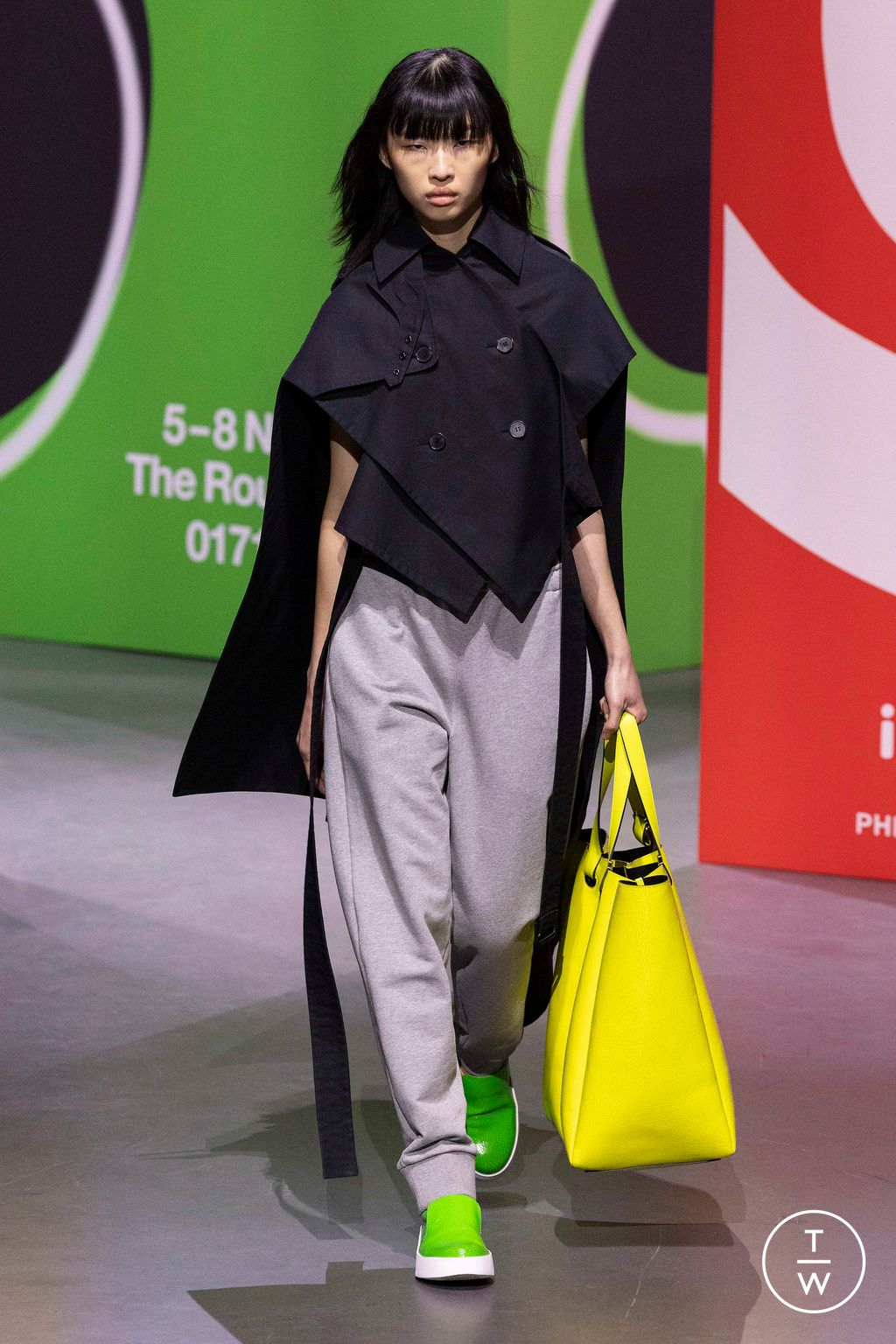 Fashion Week London Fall/Winter 2023 look 32 from the JW Anderson collection womenswear