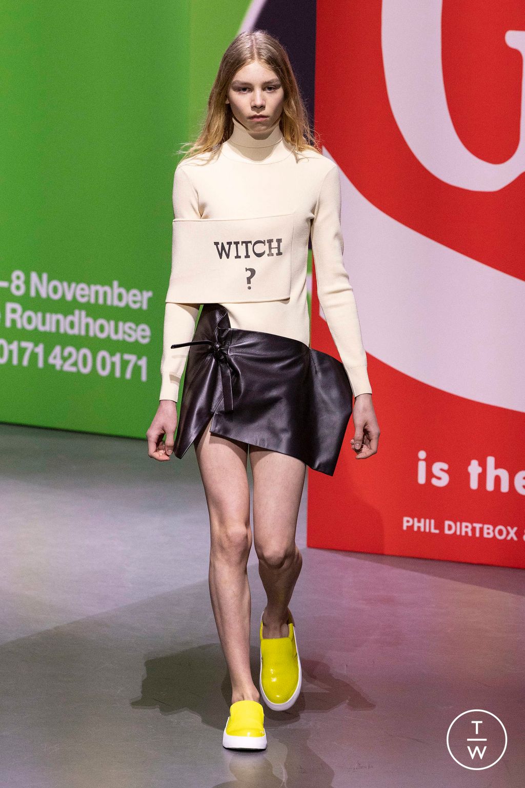 Fashion Week London Fall/Winter 2023 look 33 from the JW Anderson collection womenswear