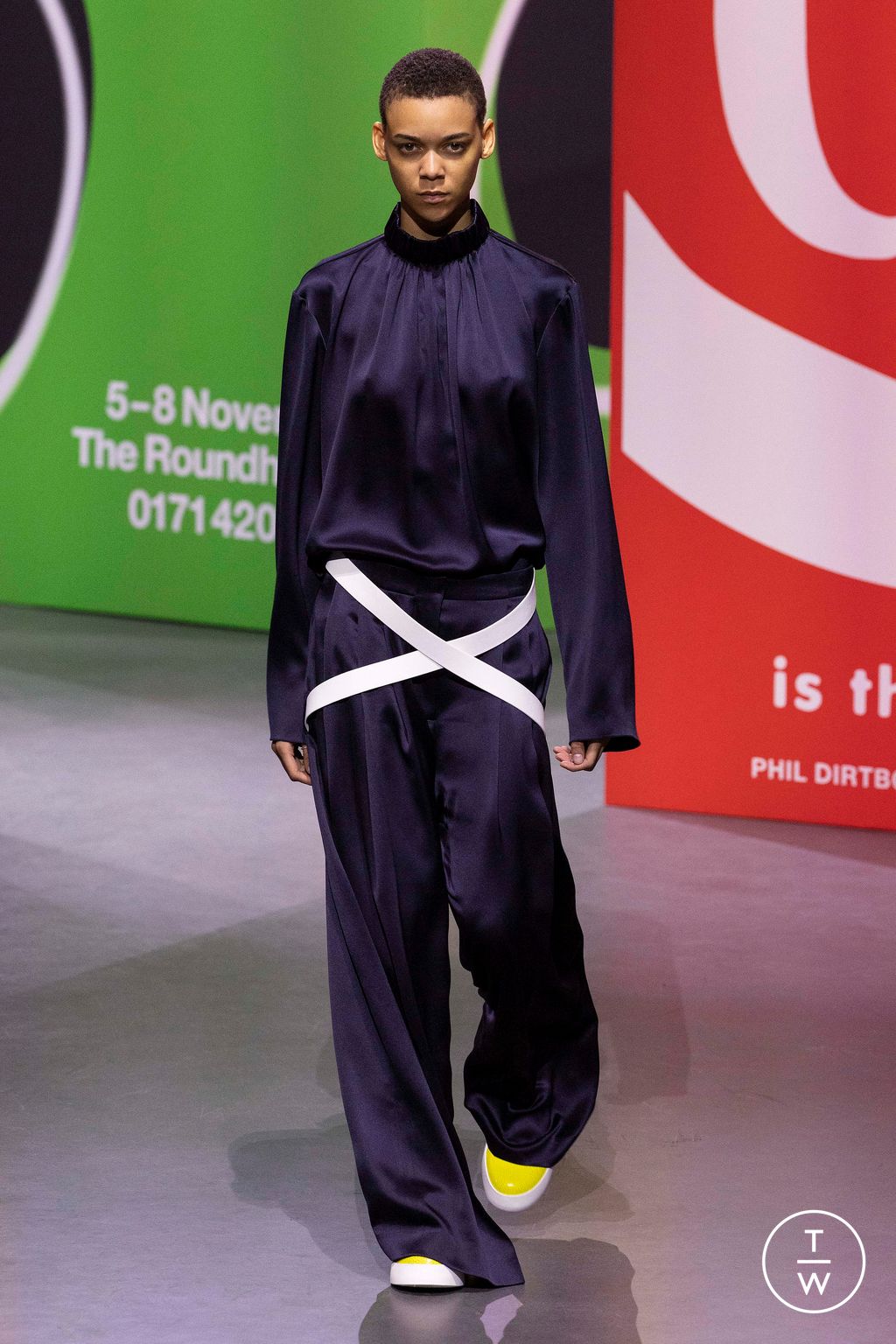 Fashion Week London Fall/Winter 2023 look 49 from the JW Anderson collection womenswear