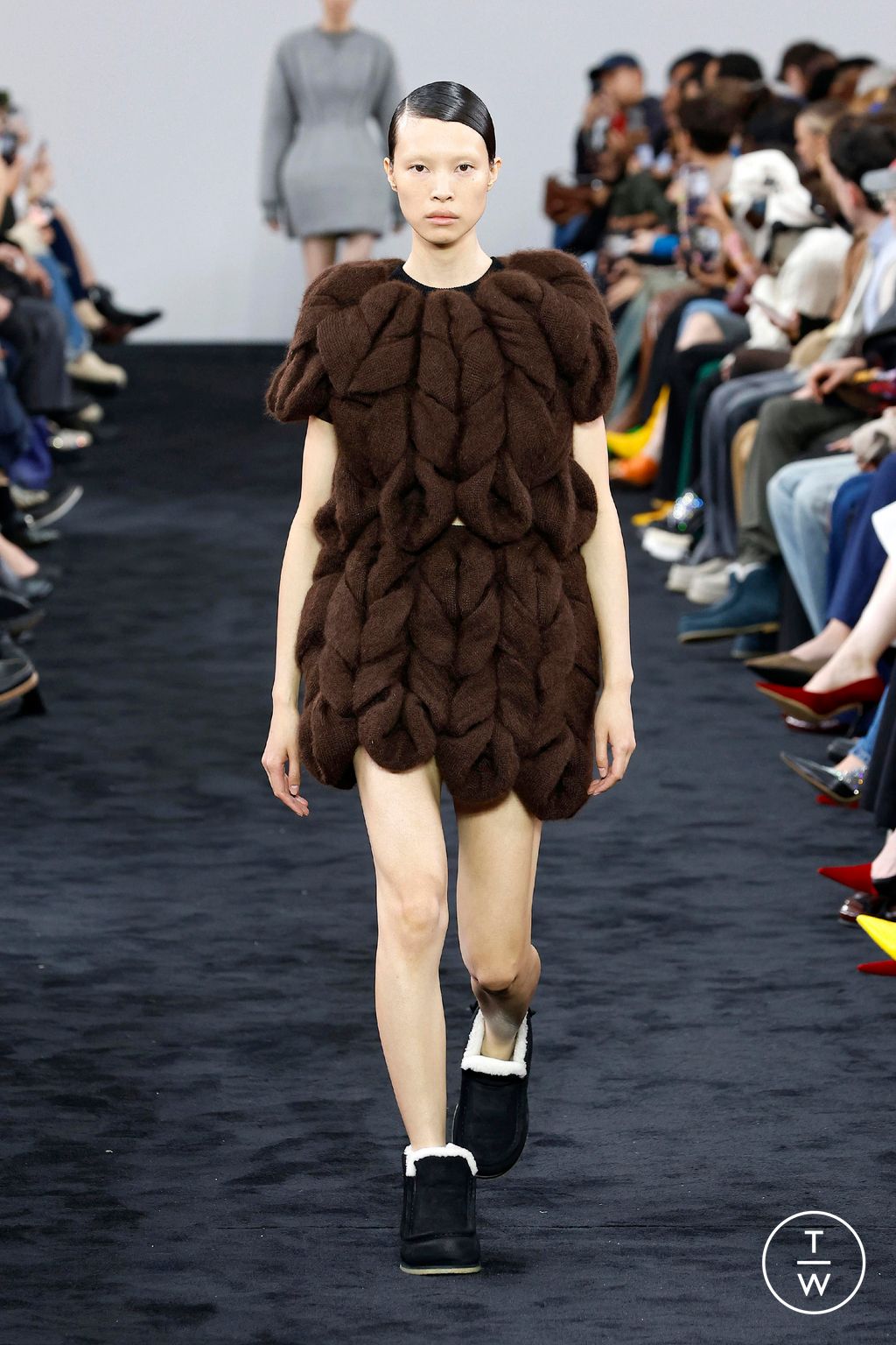 Fashion Week London Fall/Winter 2024 look 4 from the JW Anderson collection 女装