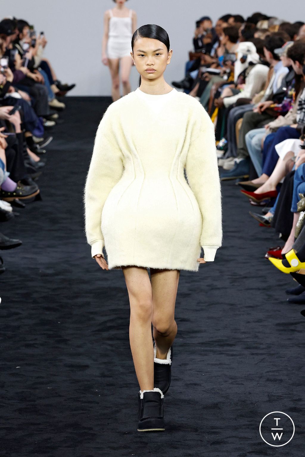 Fashion Week London Fall/Winter 2024 look 6 de la collection JW Anderson womenswear