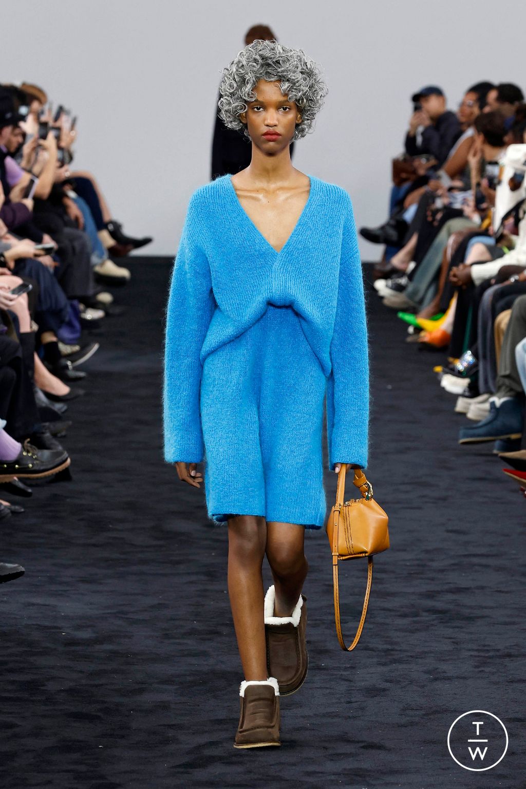 Fashion Week London Fall/Winter 2024 look 9 from the JW Anderson collection 女装
