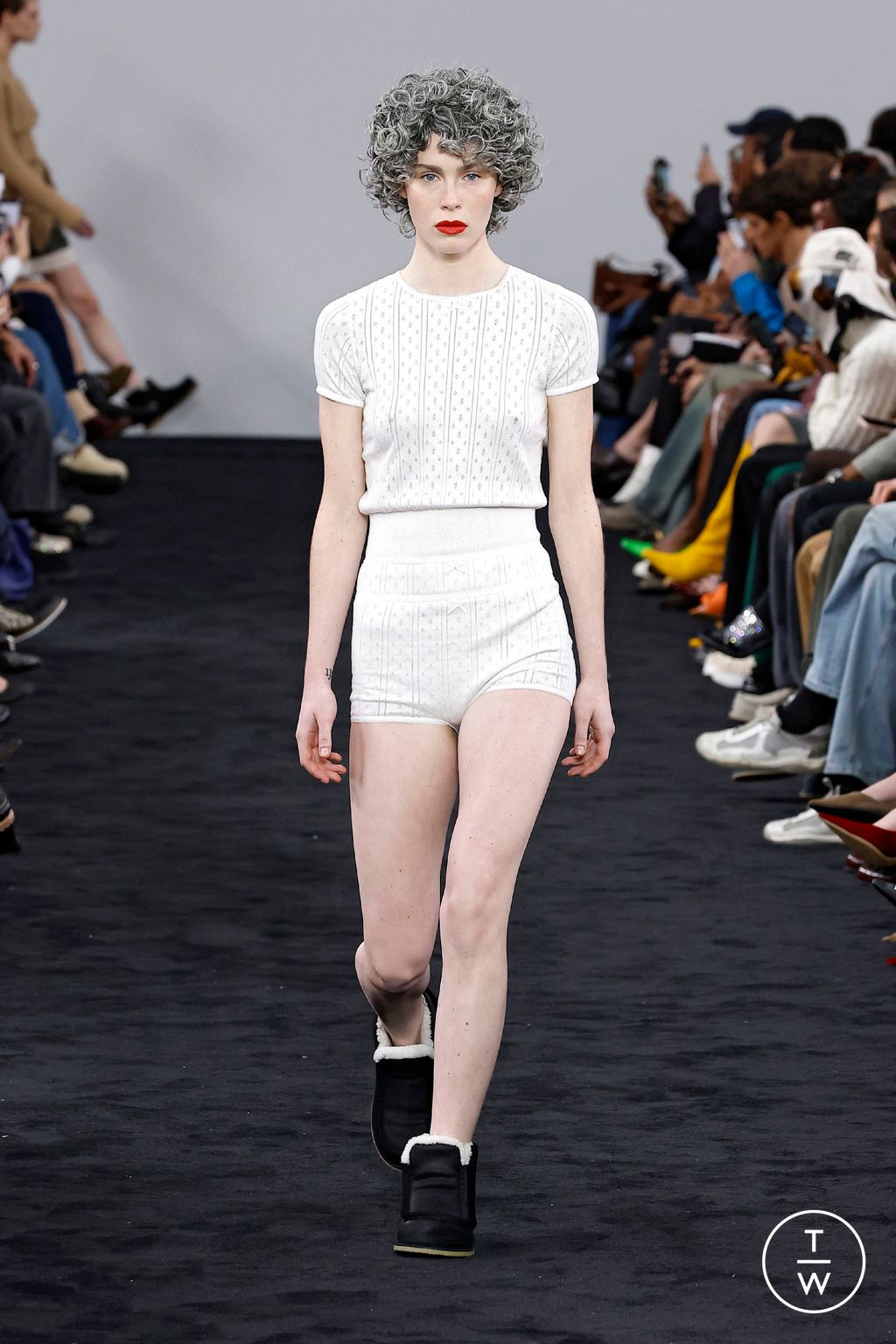Fashion Week London Fall/Winter 2024 look 15 from the JW Anderson collection womenswear