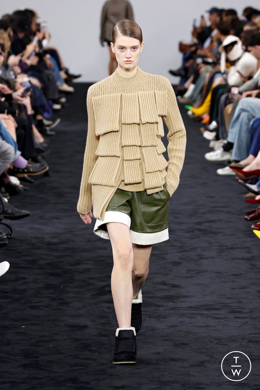 Fashion Week London Fall/Winter 2024 look 16 from the JW Anderson collection womenswear