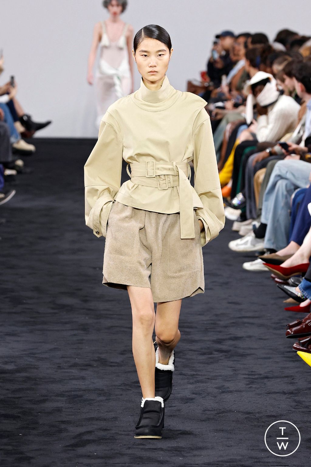 Fashion Week London Fall/Winter 2024 look 21 from the JW Anderson collection 女装