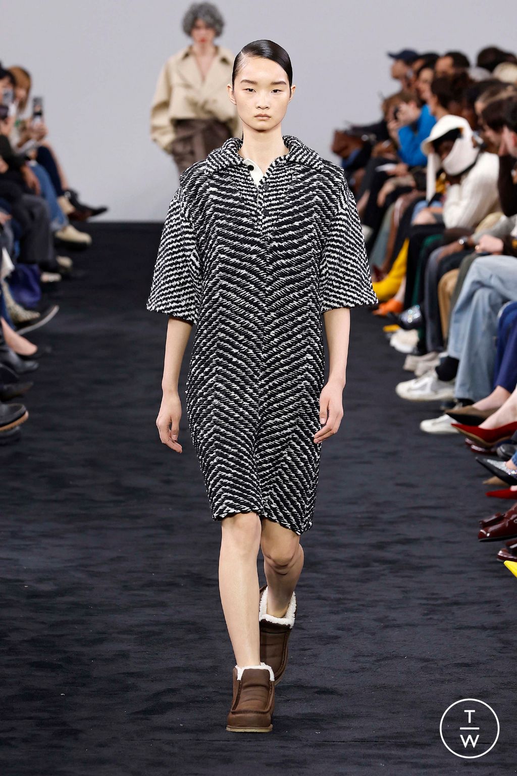 Fashion Week London Fall/Winter 2024 look 24 from the JW Anderson collection womenswear