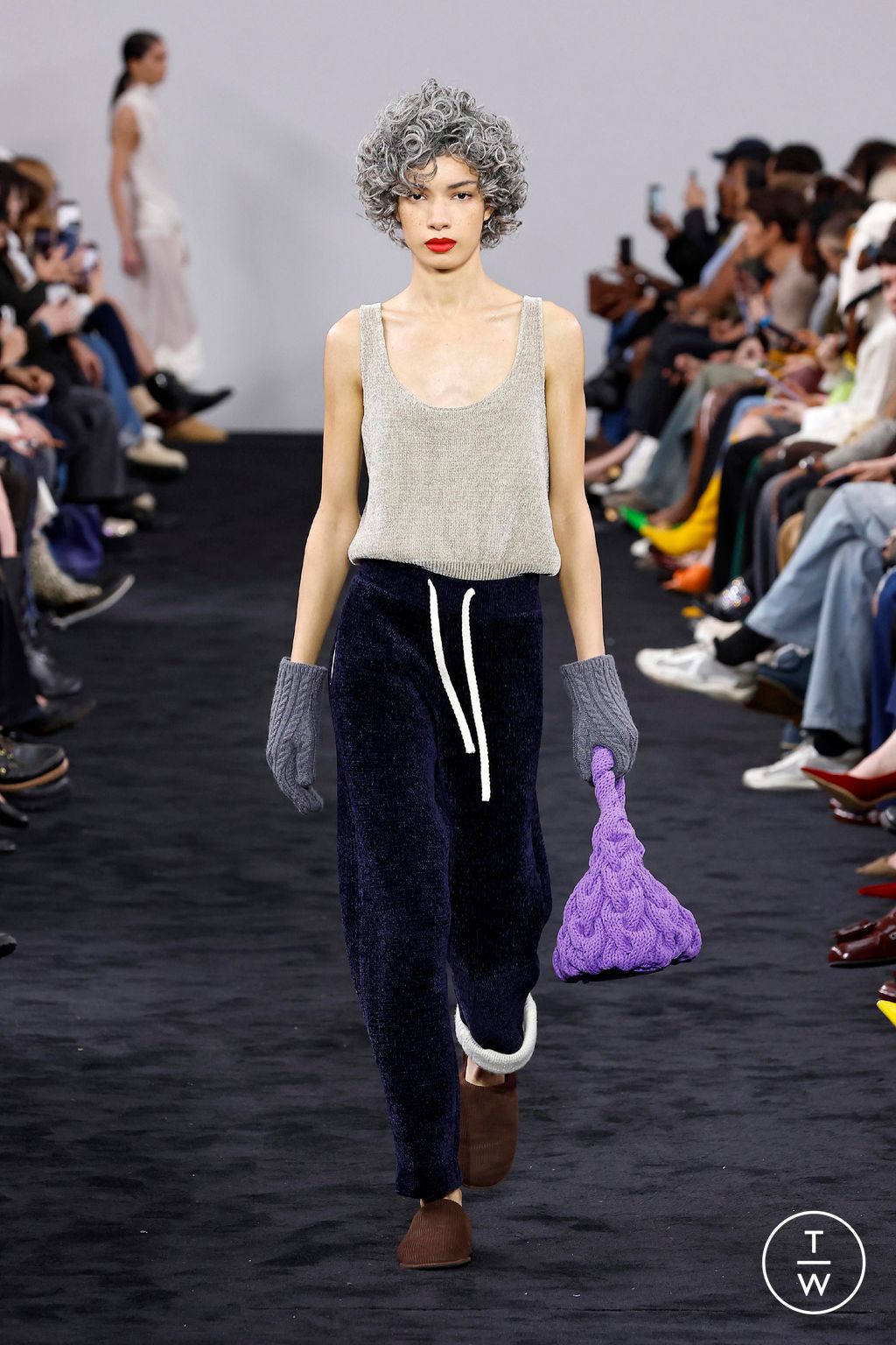 Fashion Week London Fall/Winter 2024 look 31 from the JW Anderson collection womenswear