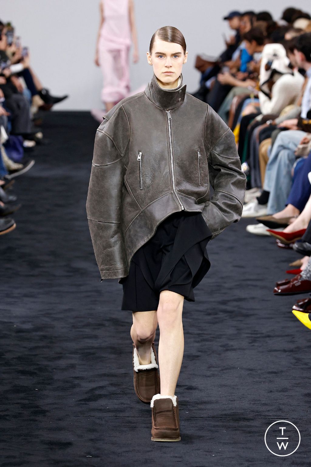 Fashion Week London Fall/Winter 2024 look 33 from the JW Anderson collection 女装