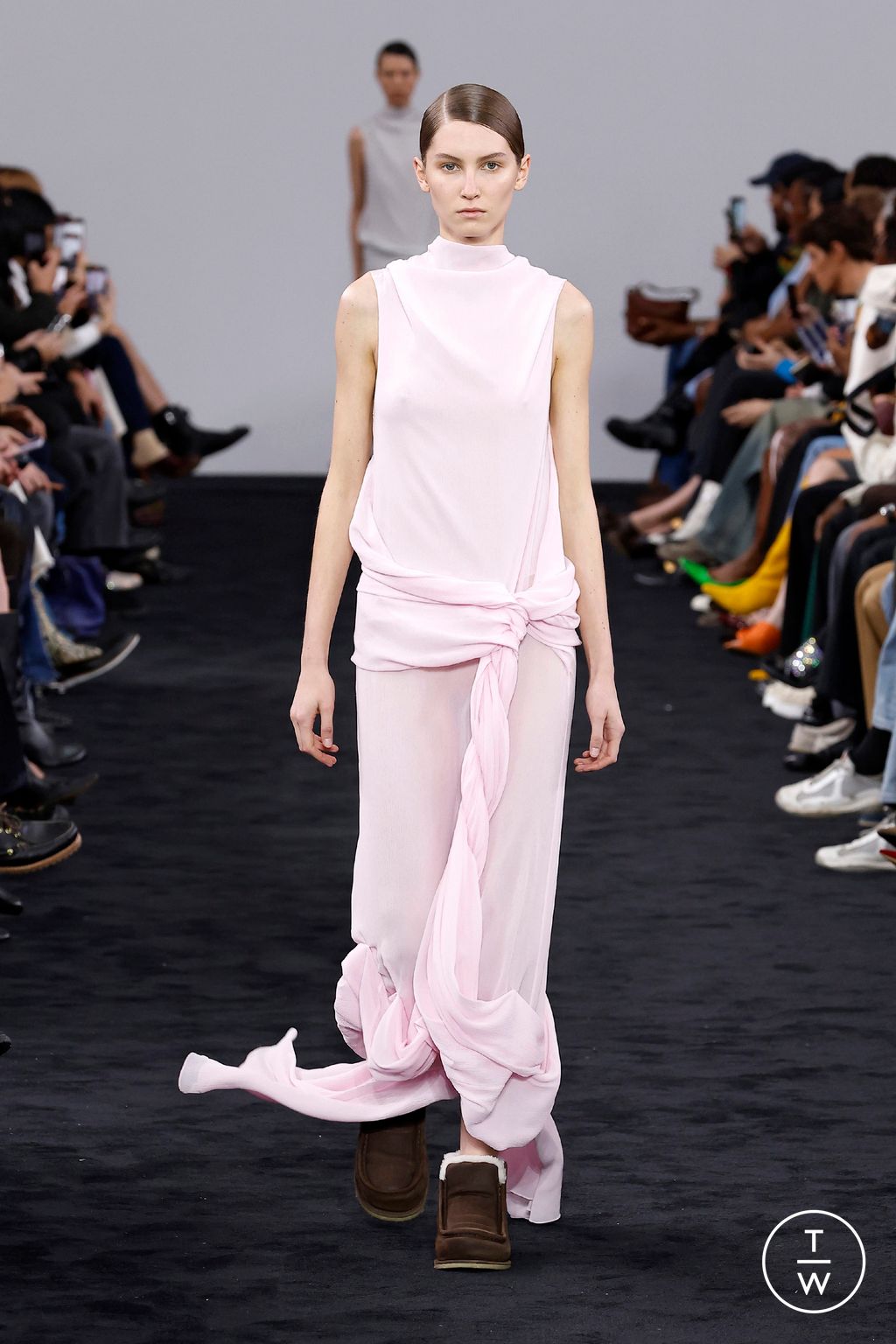 Fashion Week London Fall/Winter 2024 look 34 from the JW Anderson collection womenswear