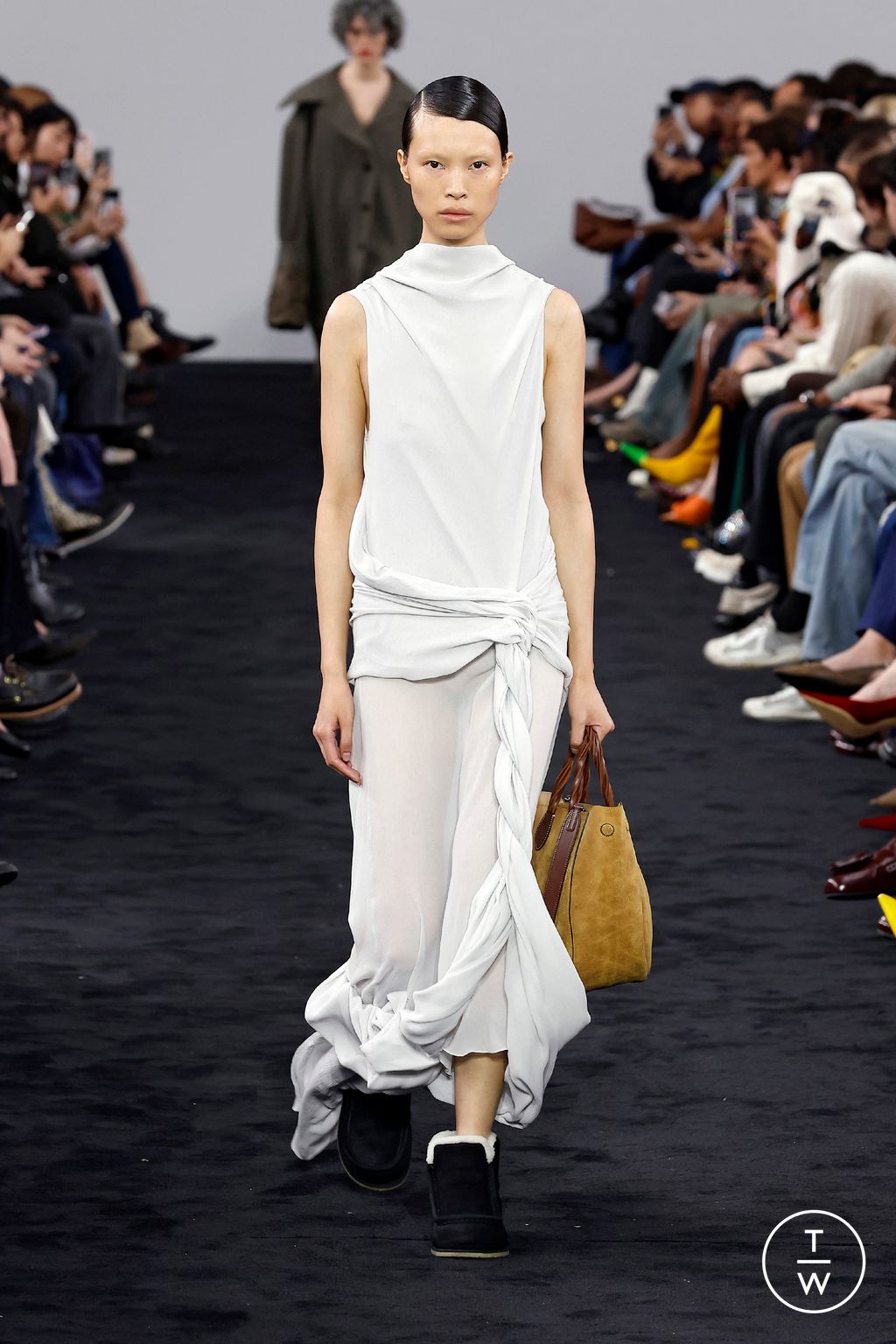 Fashion Week London Fall/Winter 2024 look 35 from the JW Anderson collection 女装