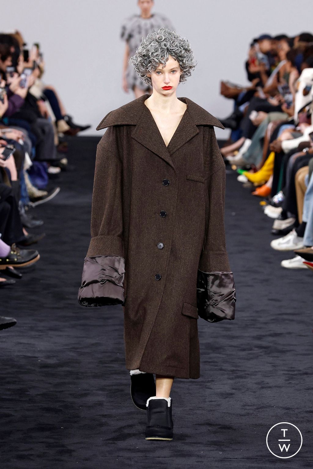 Fashion Week London Fall/Winter 2024 look 37 de la collection JW Anderson womenswear