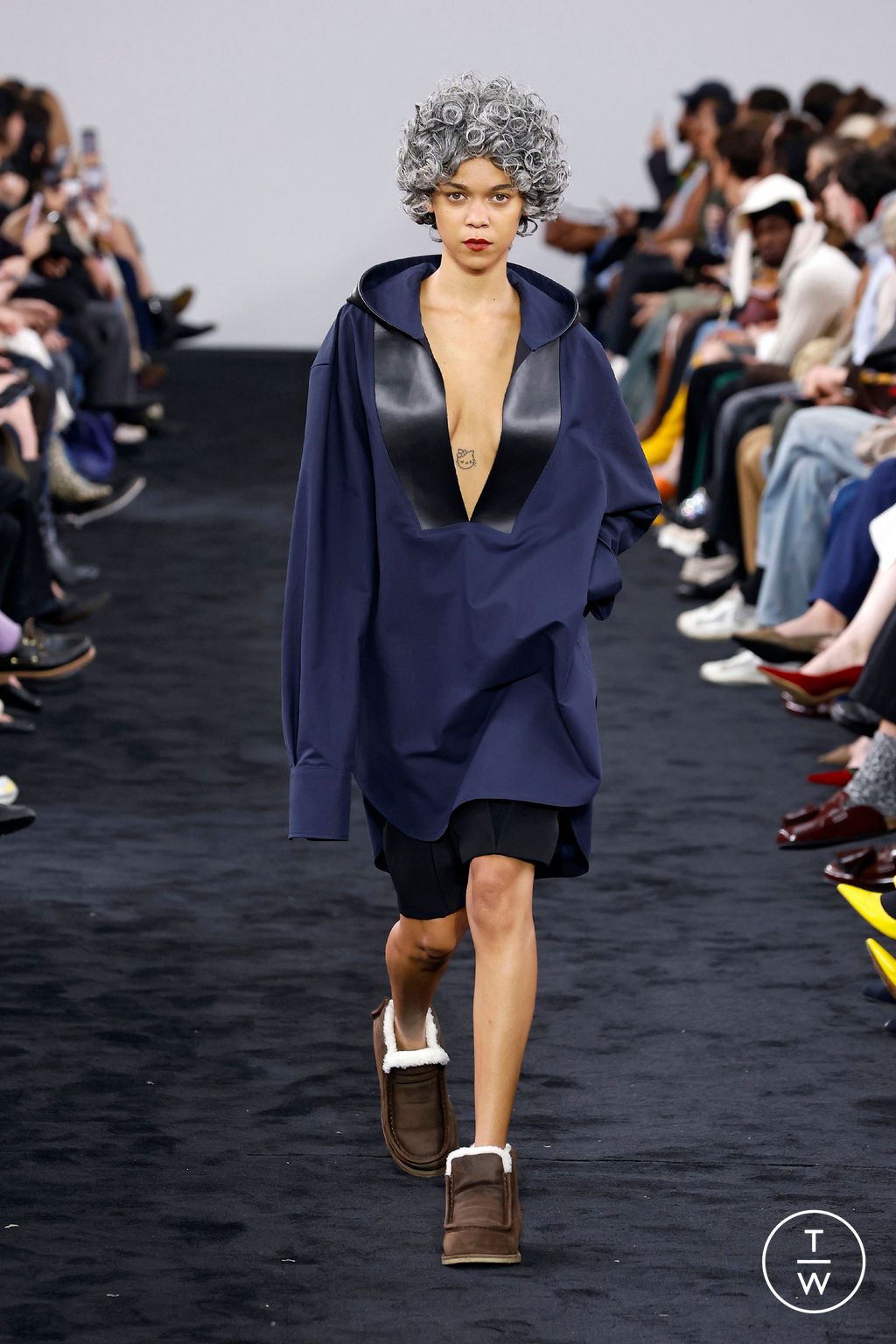 Fashion Week London Fall/Winter 2024 look 39 de la collection JW Anderson womenswear