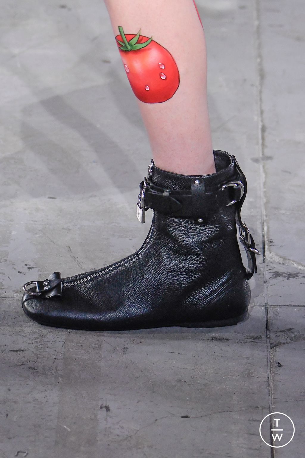 Fashion Week Milan Fall/Winter 2023 look 6 from the JW Anderson collection menswear accessories