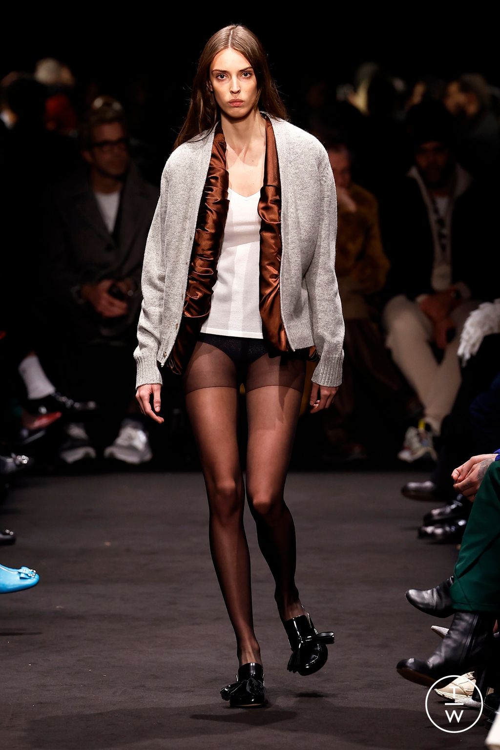 Fashion Week Milan Fall/Winter 2024 look 11 de la collection JW Anderson menswear