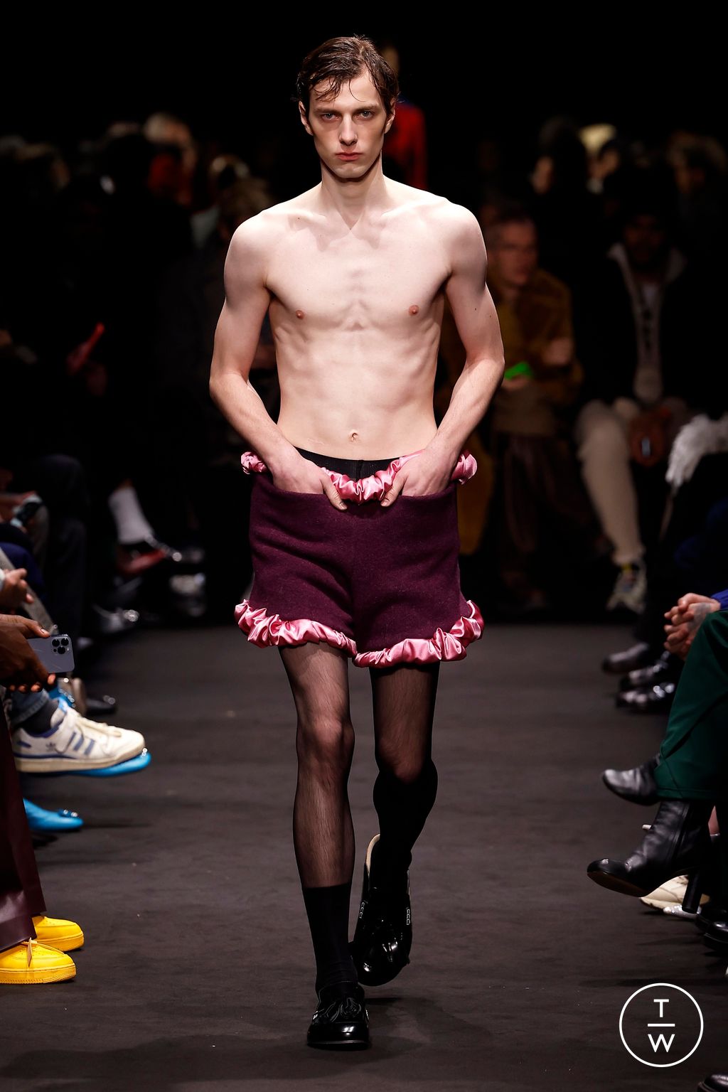 Fashion Week Milan Fall/Winter 2024 look 26 de la collection JW Anderson menswear