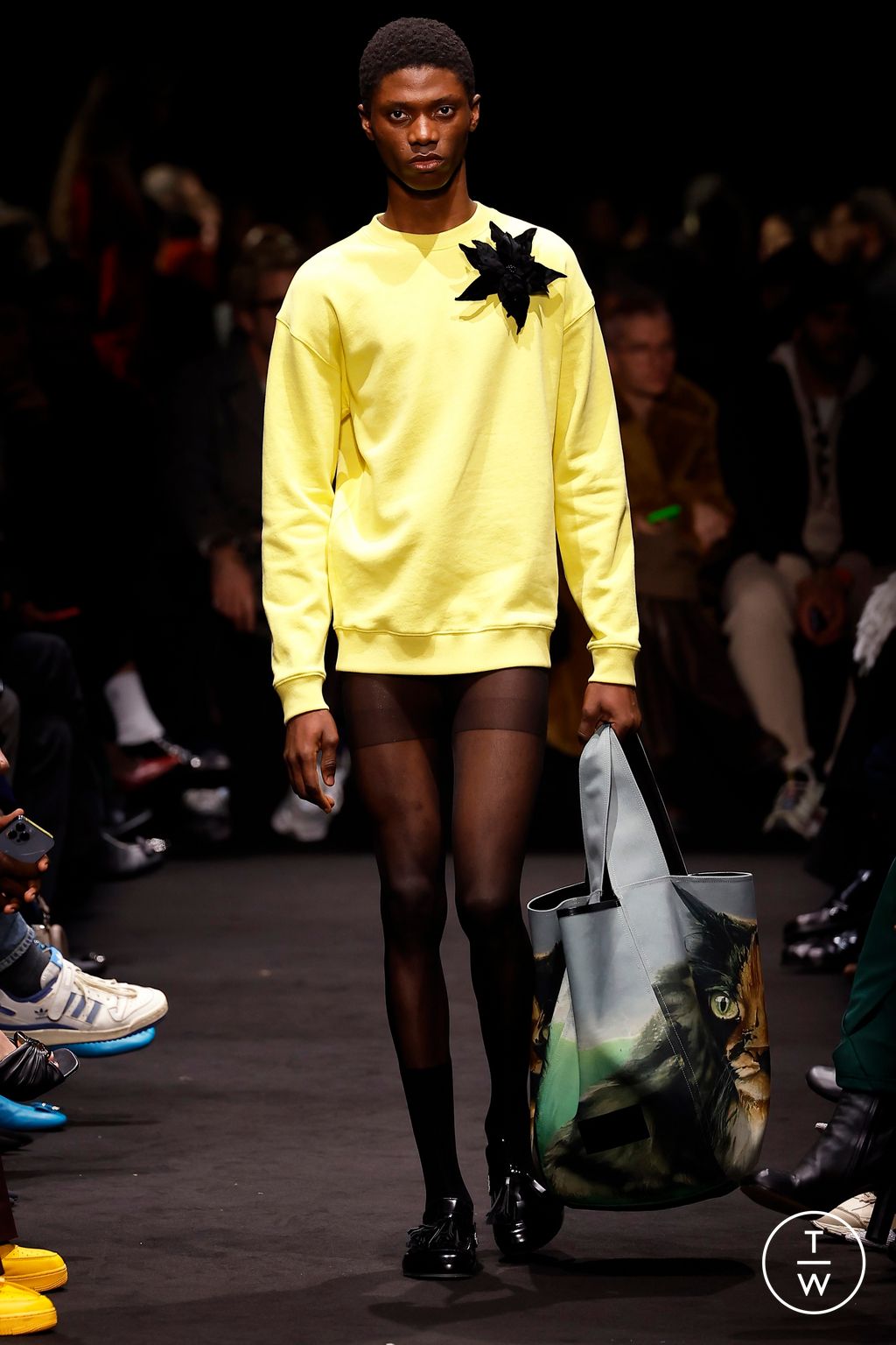 Fashion Week Milan Fall/Winter 2024 look 37 from the JW Anderson collection menswear
