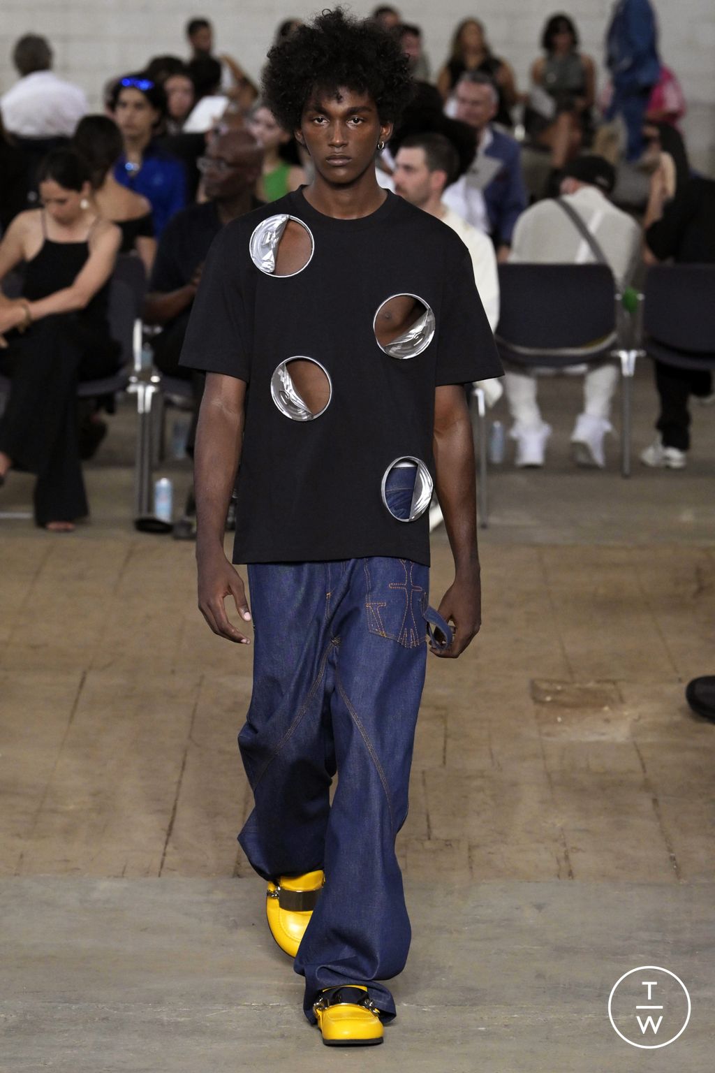 Fashion Week Milan Spring/Summer 2023 look 4 from the JW Anderson collection 男装
