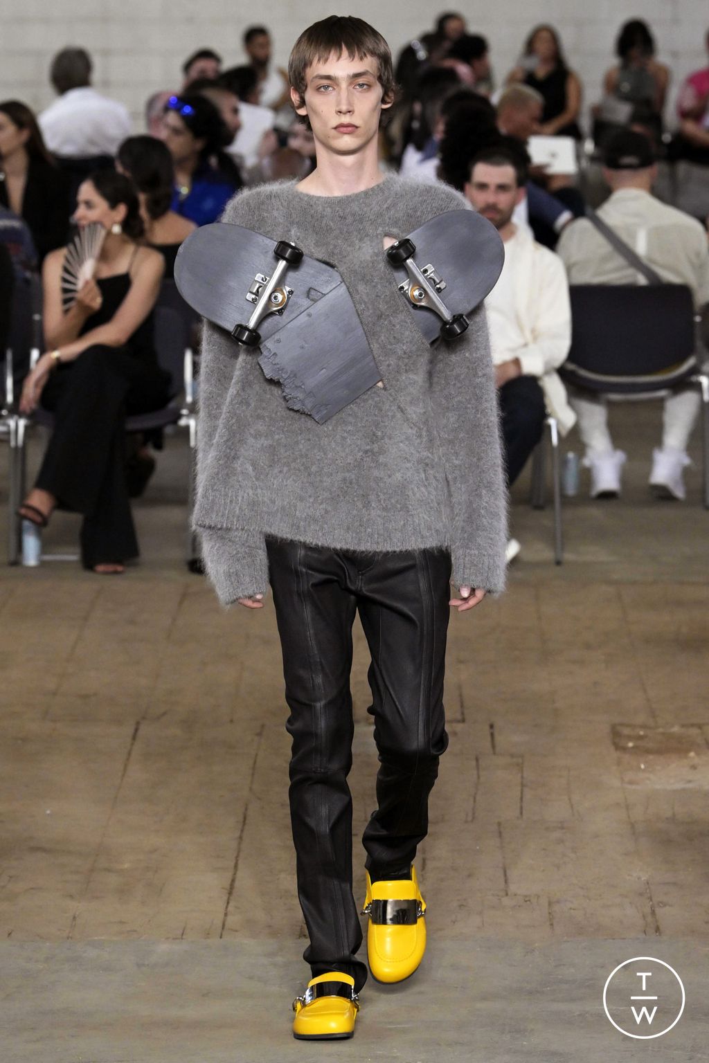 Fashion Week Milan Spring/Summer 2023 look 5 from the JW Anderson collection menswear
