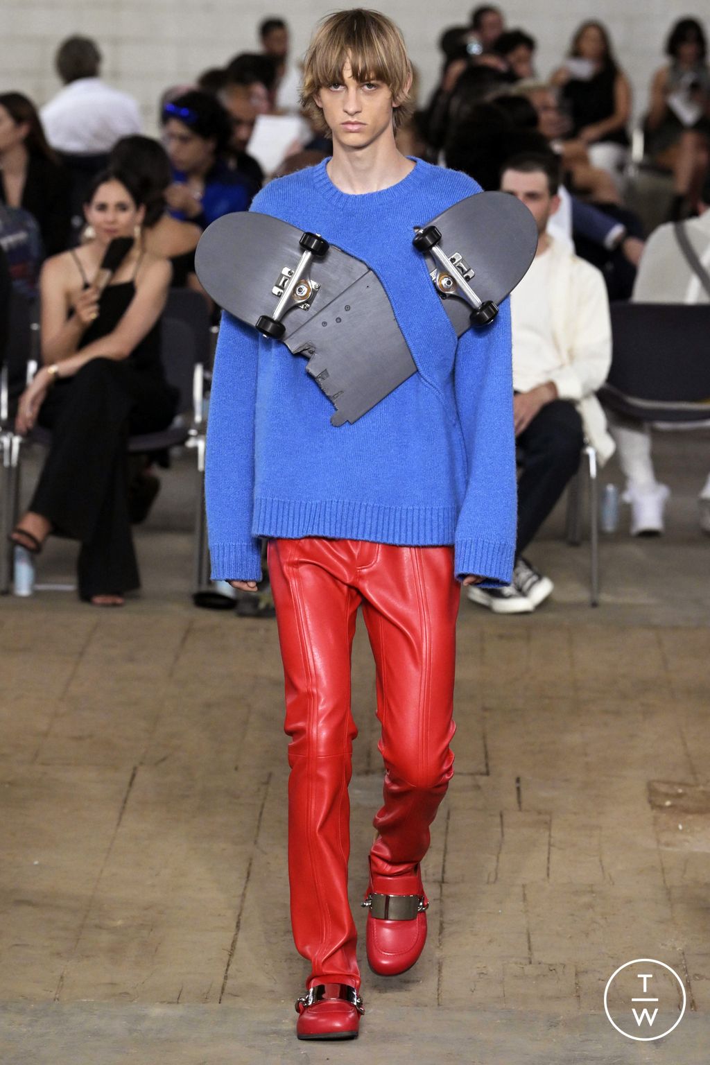 Fashion Week Milan Spring/Summer 2023 look 6 from the JW Anderson collection menswear