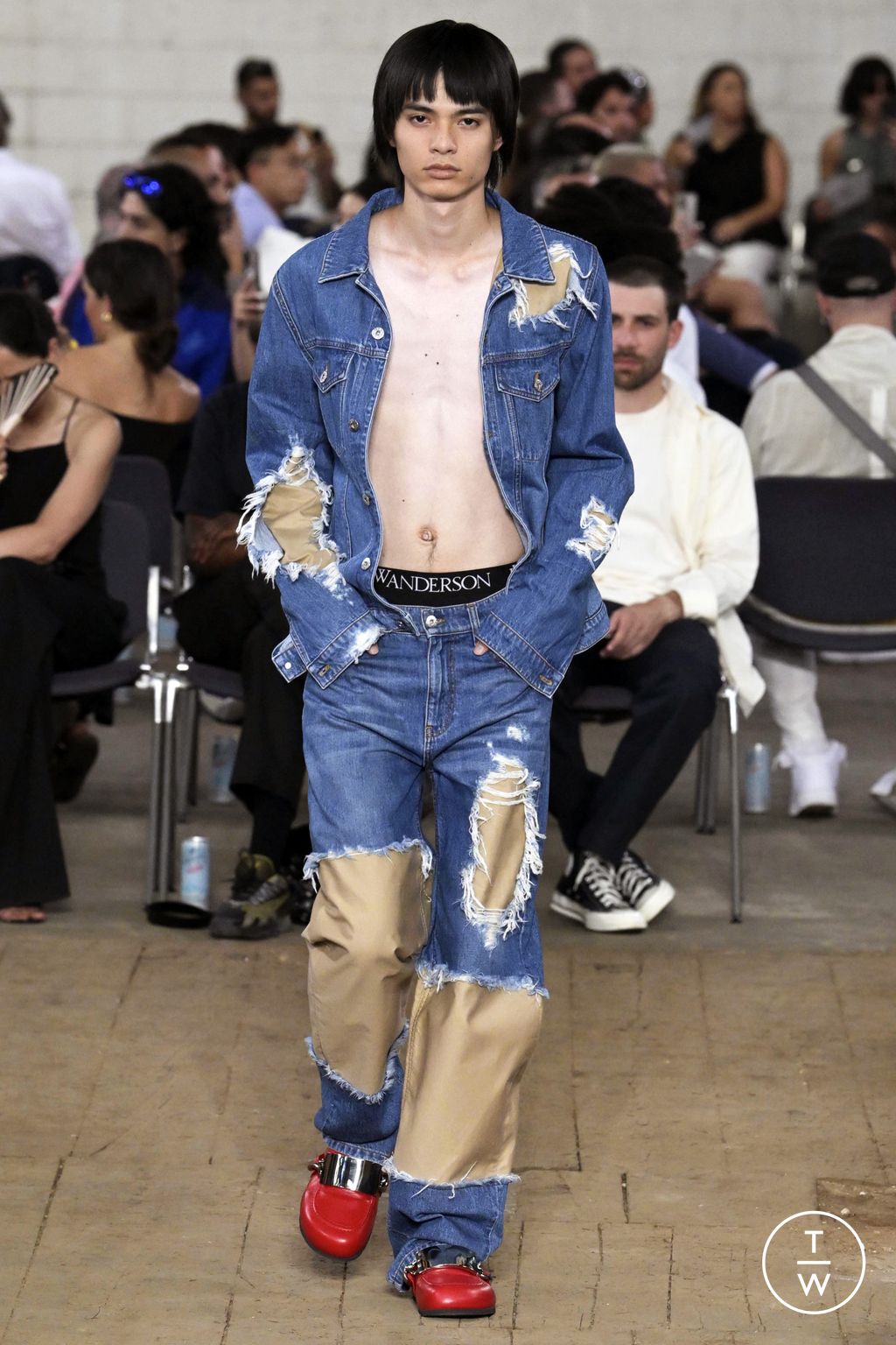 Fashion Week Milan Spring/Summer 2023 look 7 from the JW Anderson collection menswear
