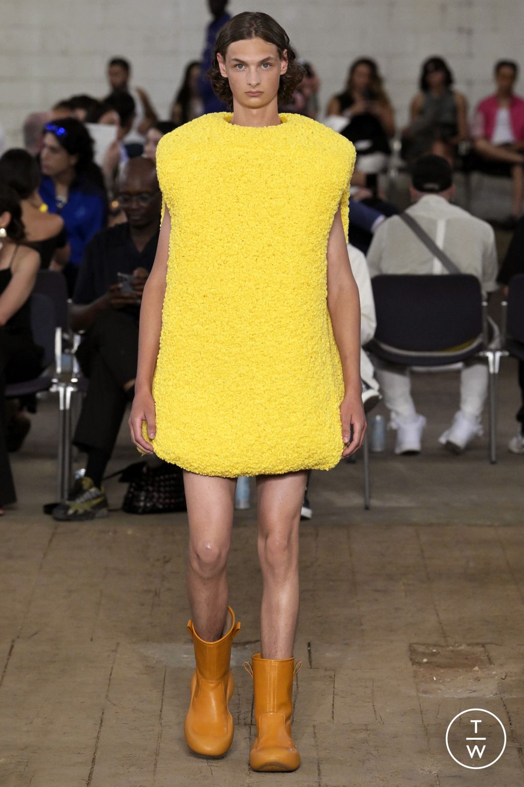 Fashion Week Milan Spring/Summer 2023 look 13 from the JW Anderson collection 男装
