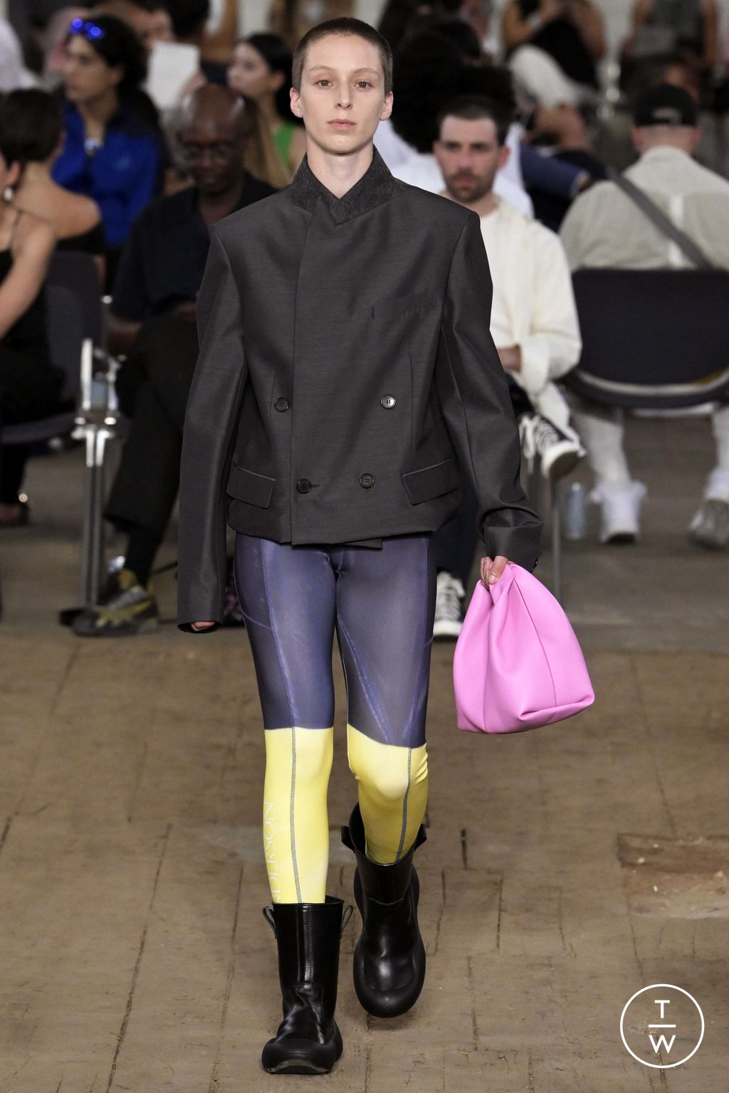 Fashion Week Milan Spring/Summer 2023 look 25 de la collection JW Anderson menswear