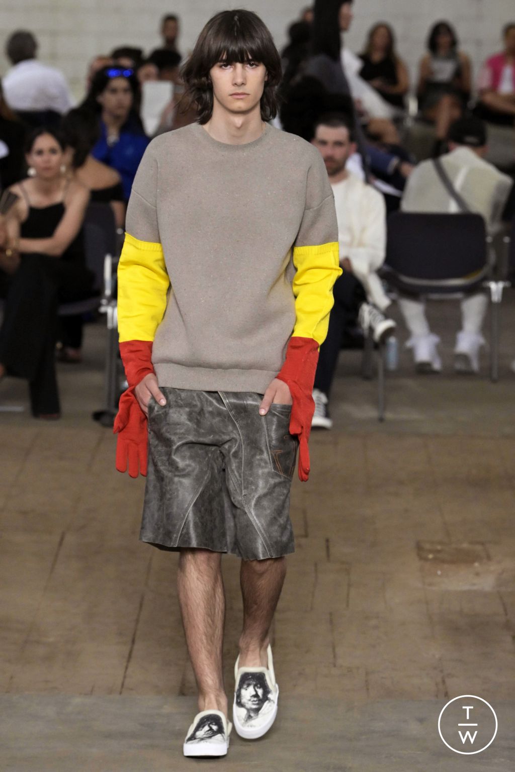 Fashion Week Milan Spring/Summer 2023 look 32 de la collection JW Anderson menswear