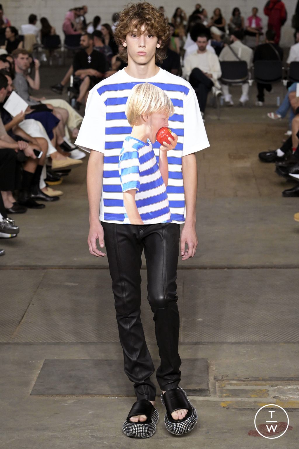 Fashion Week Milan Spring/Summer 2023 look 44 from the JW Anderson collection menswear